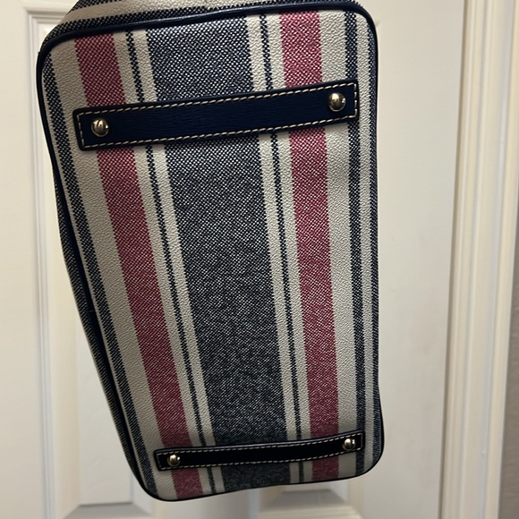 Dooney Burke large Tote - Picture 6 of 6